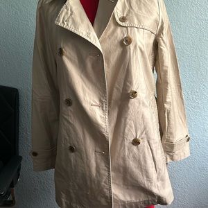 Short cotton trench.